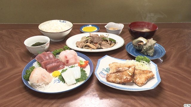 髙地優吾、高橋成美が「オモウマい店」で “A5部隊総司令官”の焼肉店＆無休60年超の女将に驚き