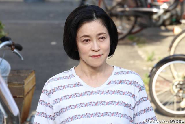 UTAが民放ドラマ初出演「赤灯えれじい」で謎の元カレに 濱田マリ、鈴木紗理奈ら9人集結