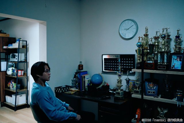 映画「mentor」磯村勇斗&末澤誠也が感情表現で魅せる! 狂気をはらむ場面写真が解禁