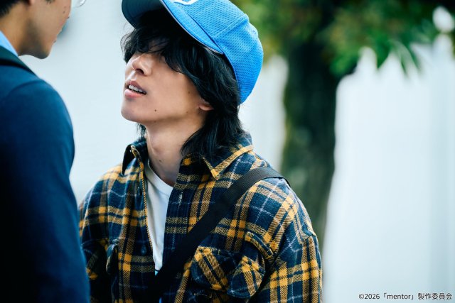 映画「mentor」磯村勇斗&末澤誠也が感情表現で魅せる! 狂気をはらむ場面写真が解禁