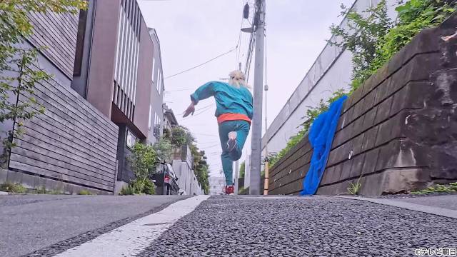 ミセス・藤澤涼架が「全力坂」に初挑戦！　吹越満の“特別ナレーション”と共に全力疾走