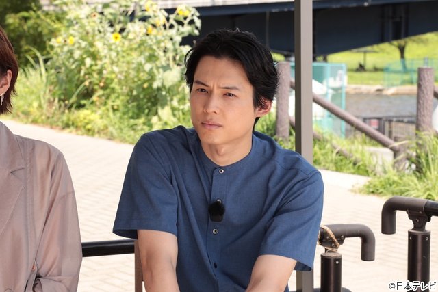 松村北斗&岡崎紗絵が「ルポ・あの日の真実」最後の証言者で登場!「告白-25年目の秘密-」の4年後