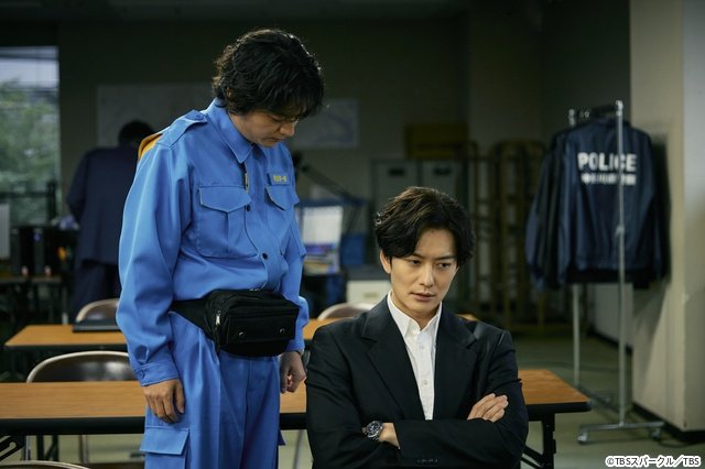 「田鎖ブラザーズ」謎の男を演じる飯尾和樹が明かす舞台裏「もし自分が同じ立場だったら……」