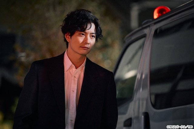 「田鎖ブラザーズ」謎の男を演じる飯尾和樹が明かす舞台裏「もし自分が同じ立場だったら……」