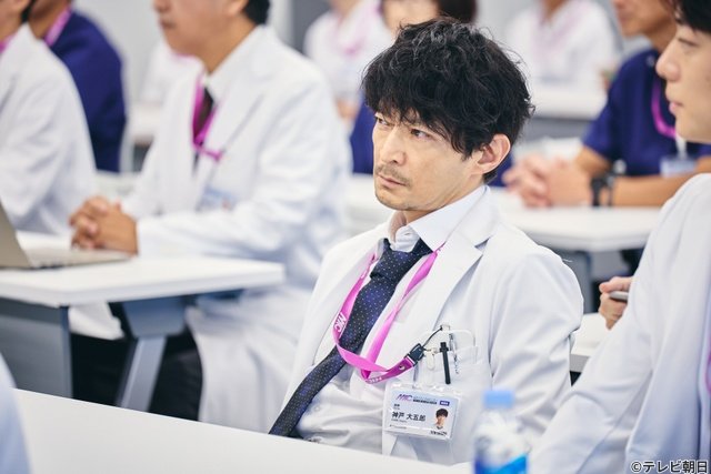 松下奈緒×津田健次郎が語る「アナログナース」反目する2人の呼吸が合う面白さ