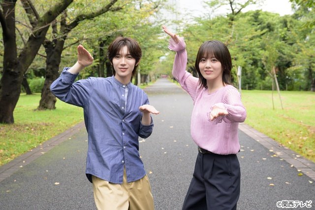 伊原六花×七五三掛龍也、和やかなオフショット&コメント到着「小麦とバターと復讐と」