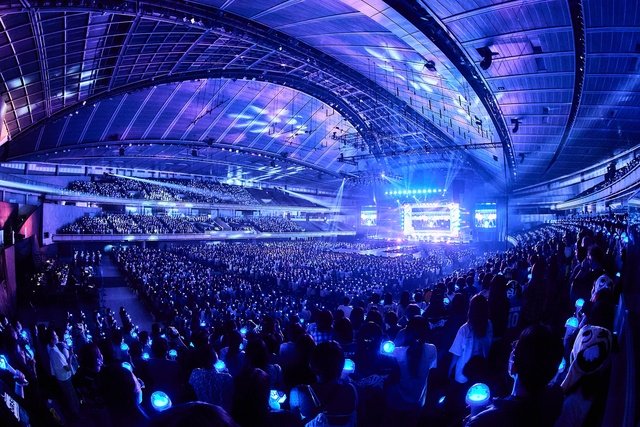 SUPER JUNIOR-D&E、日本初のファンパーティーで笑って歌って大騒ぎ! シンドンもサプライズ登場