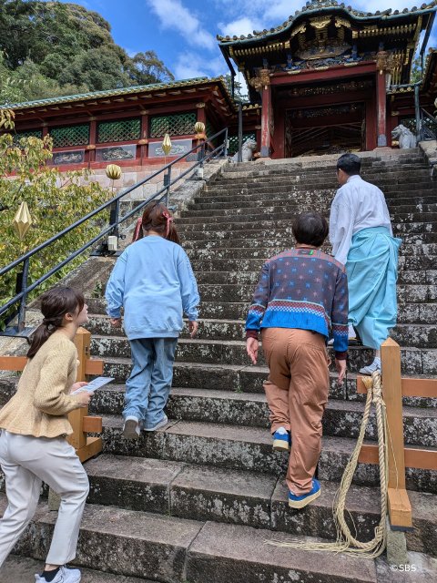 SBS「昼までダラット」NON STYLE井上とはるな愛が久能山東照宮へ! 新人アナ奮闘