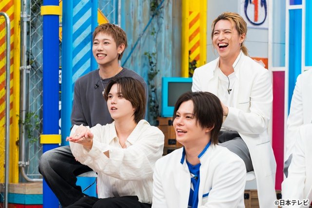 MAZZEL「VS.超特急」スタジオ初登場 逆ジェスチャーでパニック続出!?