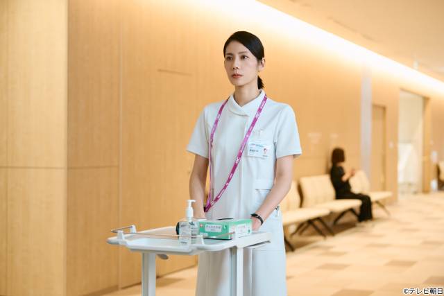 松下奈緒主演「アナログナース」開幕!「ザ・トラベルナース」岡田将生&中井貴一も登場