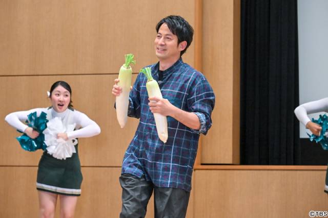 小栗旬が「今さらシロー!」に登場 岡田准一&ロバート秋山と東京農大を調査! 大根踊りにも挑戦