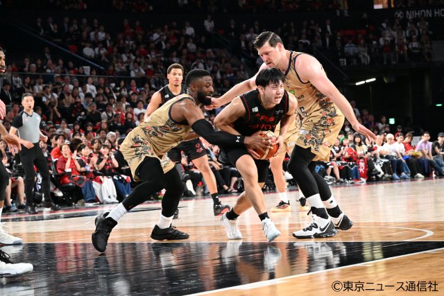 10年前の対戦再び! Bリーグ「シン・バスケ」開幕。「A東京×琉球」熱戦フォトレポート!