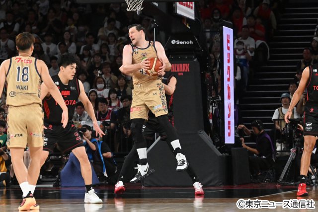10年前の対戦再び! Bリーグ「シン・バスケ」開幕。「A東京×琉球」熱戦フォトレポート!