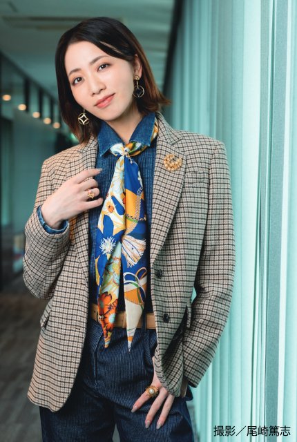 ふぉ~ゆ~、ROIROMが表紙を飾る「スカパー!TVガイド」の2誌が本日発売!
