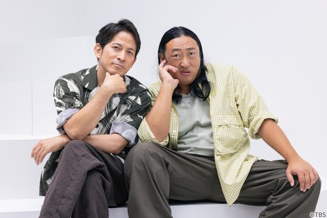岡田准一、“帰ってきた感”のTBS新番組 秋山竜次とは“大人の親友”、初回ゲストに二宮和也