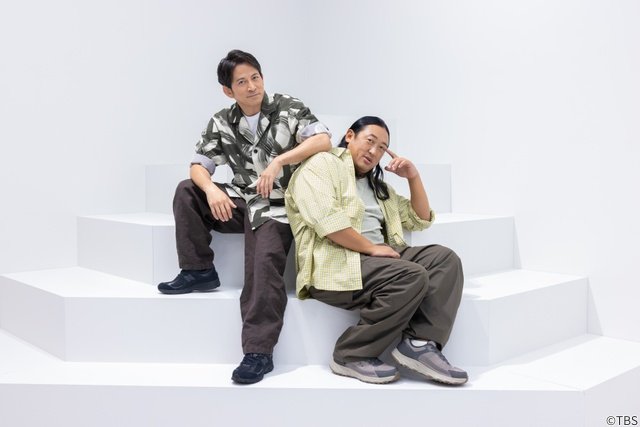 岡田准一、“帰ってきた感”のTBS新番組 秋山竜次とは“大人の親友”、初回ゲストに二宮和也