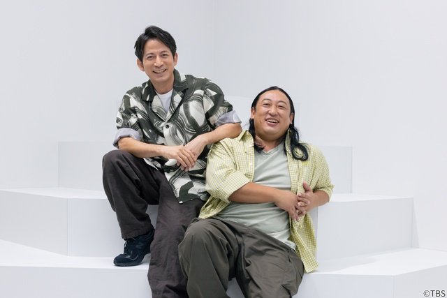 岡田准一、“帰ってきた感”のTBS新番組 秋山竜次とは“大人の親友”、初回ゲストに二宮和也