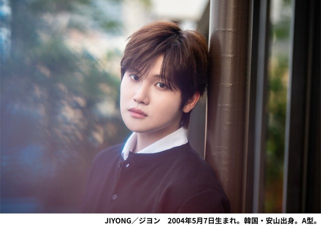AEN、ジヨンの涙に反響「幸せすぎて驚いた」8月5日デビュー日韓7人組の初々しい素顔
