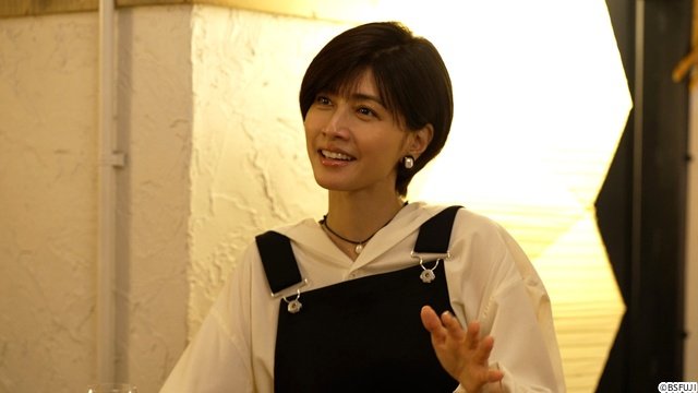 飯島直子&内田有紀が渋谷で乾杯!「最後から二番目の恋」やキャンプの話で大盛り上がり
