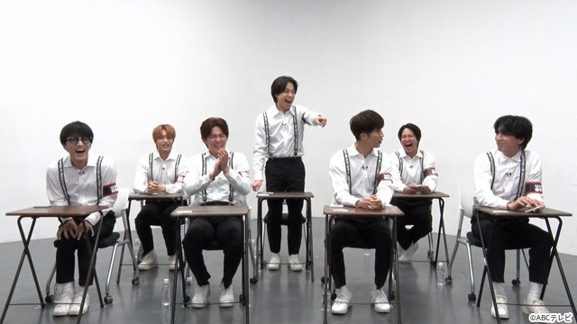 「リア突」全員で“紙相撲 リア突WEST.場所”を開催! 才能を開花させたメンバーは一体?