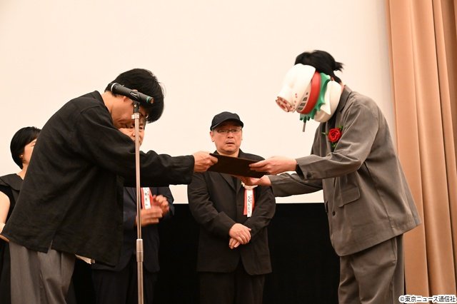 此元和津也が第44回向田邦子賞贈賞式で喜びを語る! 水上恒司、山田杏奈、望月歩、森田想らが祝福