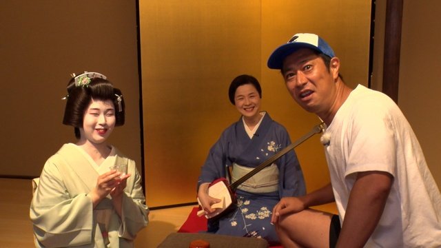 「パンサー尾形のどんぶり旅」放送100回記念で尾形貴弘が金沢へ 豪華海鮮丼&郷土料理を堪能