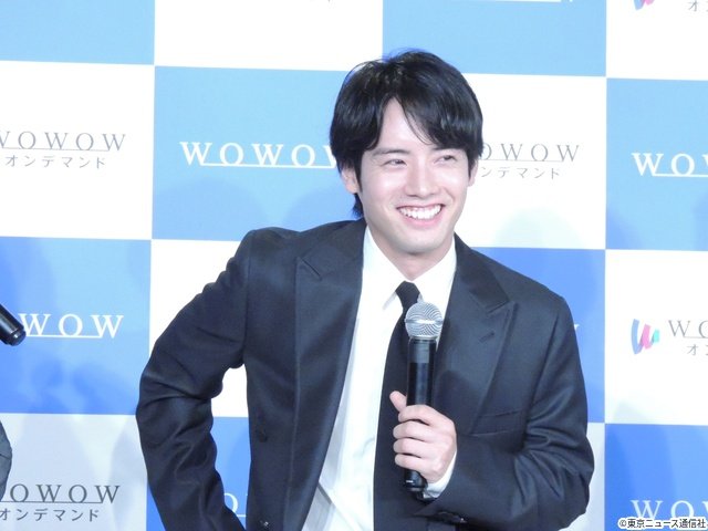 「虚ろな十字架」会見で香取慎吾が初共演の赤楚衛二を絶賛!「会った瞬間かっこいい」