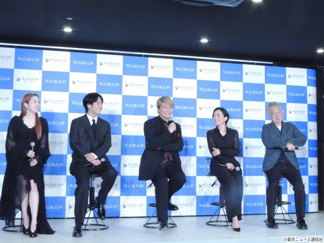 「虚ろな十字架」会見で香取慎吾が初共演の赤楚衛二を絶賛!「会った瞬間かっこいい」