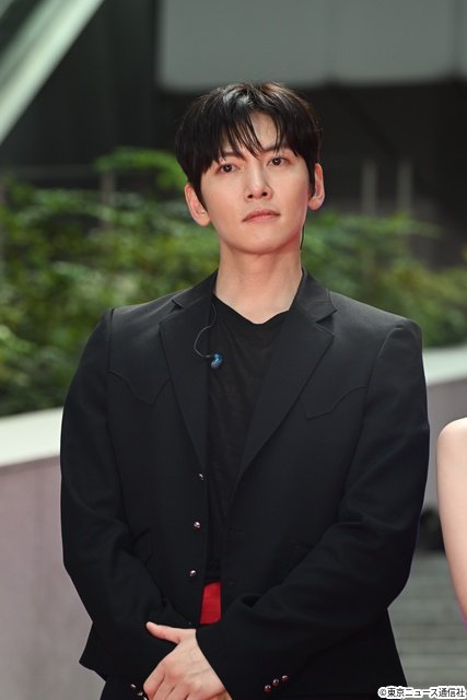 大泉洋、福士蒼汰、チ・チャンウク、今田美桜、山下智久らが華やかにレッドカーペット登場