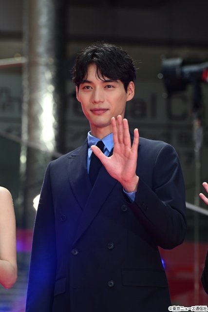 大泉洋、福士蒼汰、チ・チャンウク、今田美桜、山下智久らが華やかにレッドカーペット登場